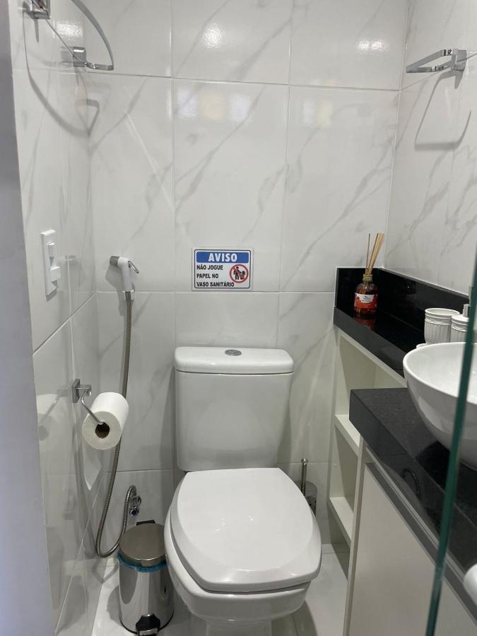 Apartamento moderno e super confortável localizado a alguns passos da Praia Grande Arraial do Cabo Esterno foto