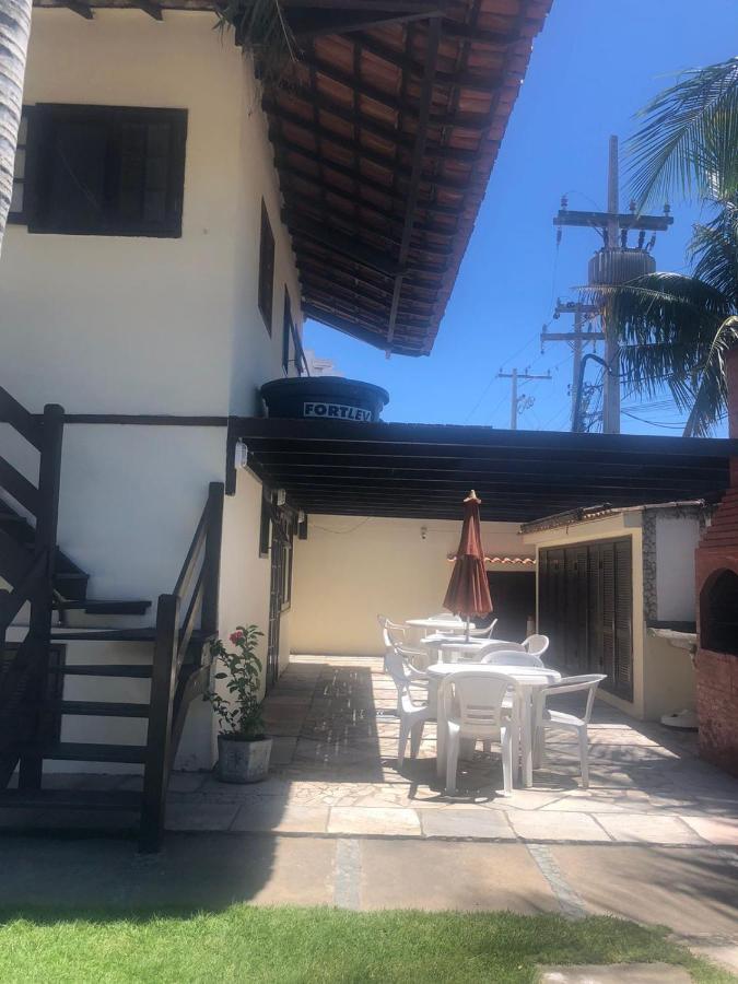 Apartamento moderno e super confortável localizado a alguns passos da Praia Grande Arraial do Cabo Esterno foto