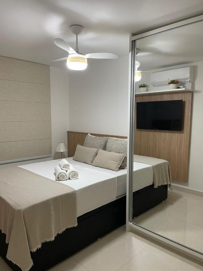Apartamento moderno e super confortável localizado a alguns passos da Praia Grande Arraial do Cabo Esterno foto